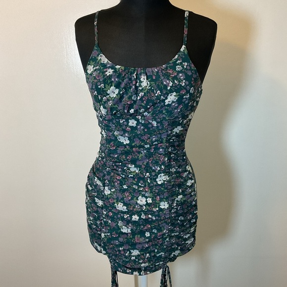 13. Live to be spoiled Floral Mini Ruched Sleeveless Dress Size Small - Picture 1 of 5